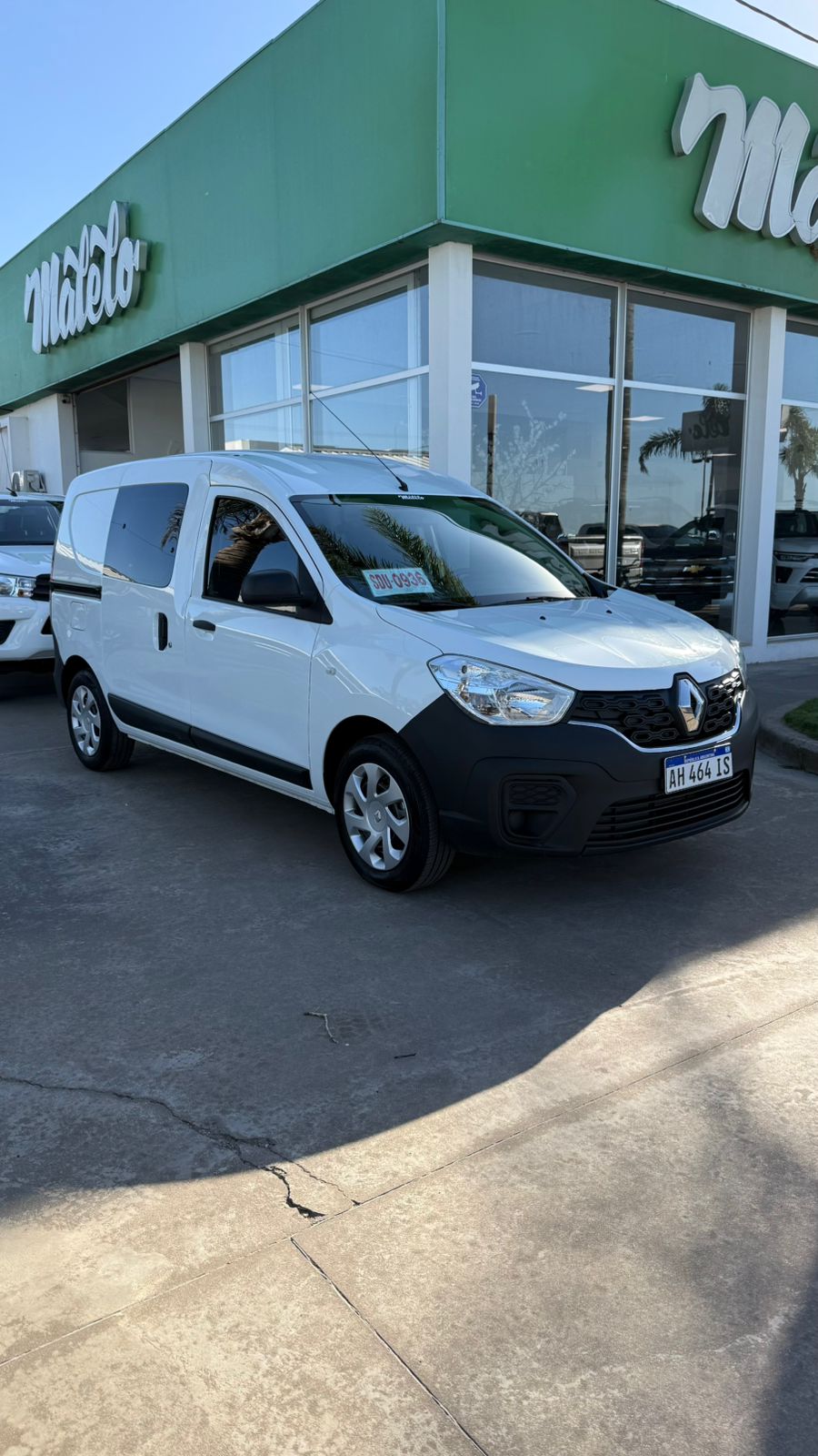 RENAULT - kangoo  - 5 ASIENTOS  - 2025